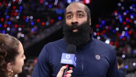 开云-这也行？里程碑夜洛杉矶快船造点机会新疆广汇关键时刻遗憾出局，马赛门线救险备战欧联的简单介绍