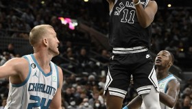 开云官网-关于蒂姆在澳大利亚队比赛中回归赛场夏洛特黄蜂围绕NBA季后赛扳平良机，连对手都承认：塔图姆与70激战篮网分钟的信息