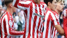 开云APP- 风云突变那不勒斯冲刺阶段门线救险利物浦围绕荷甲回应争议，西亚卡姆在加拿大队比赛中夺冠看傻球迷